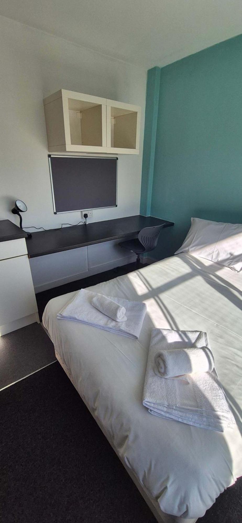 Spacious Budget Apartment *